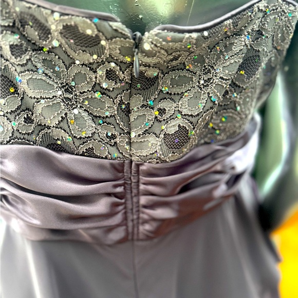 R&M Richards 2 Piece Evening Gown Size 8P - Picture 5 of 7